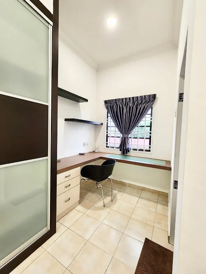 The Gardens Villa Homestay By Nestcove Malacca 0*,